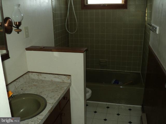 709 Valley Rd View Harpers Ferry, WV 25425 - Photo 3 of 16 Bath1