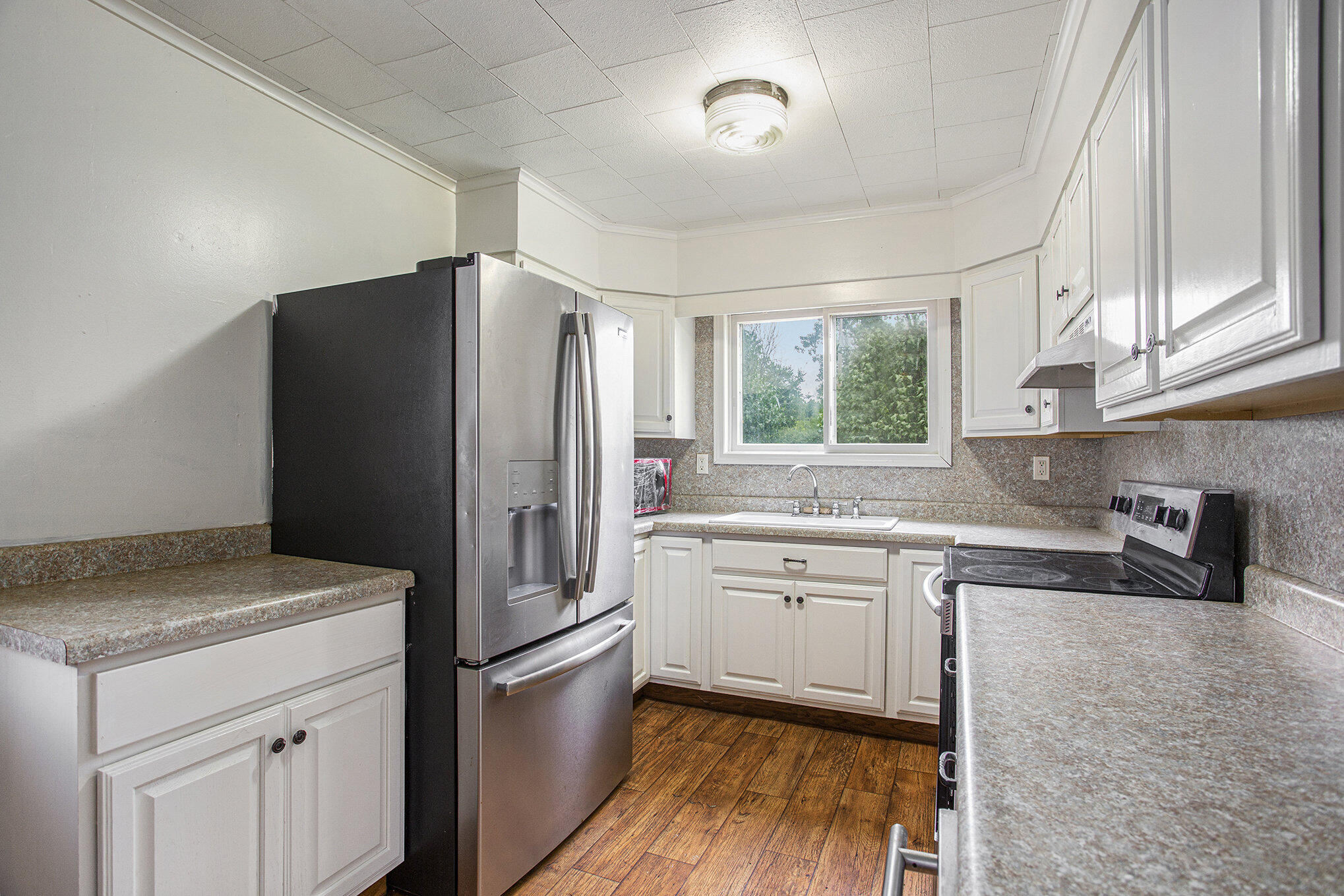 1064 South Sheridan Road Stanton, MI 48888 - Photo 11 of 28 Kitchen Fridge & Stove Stay!