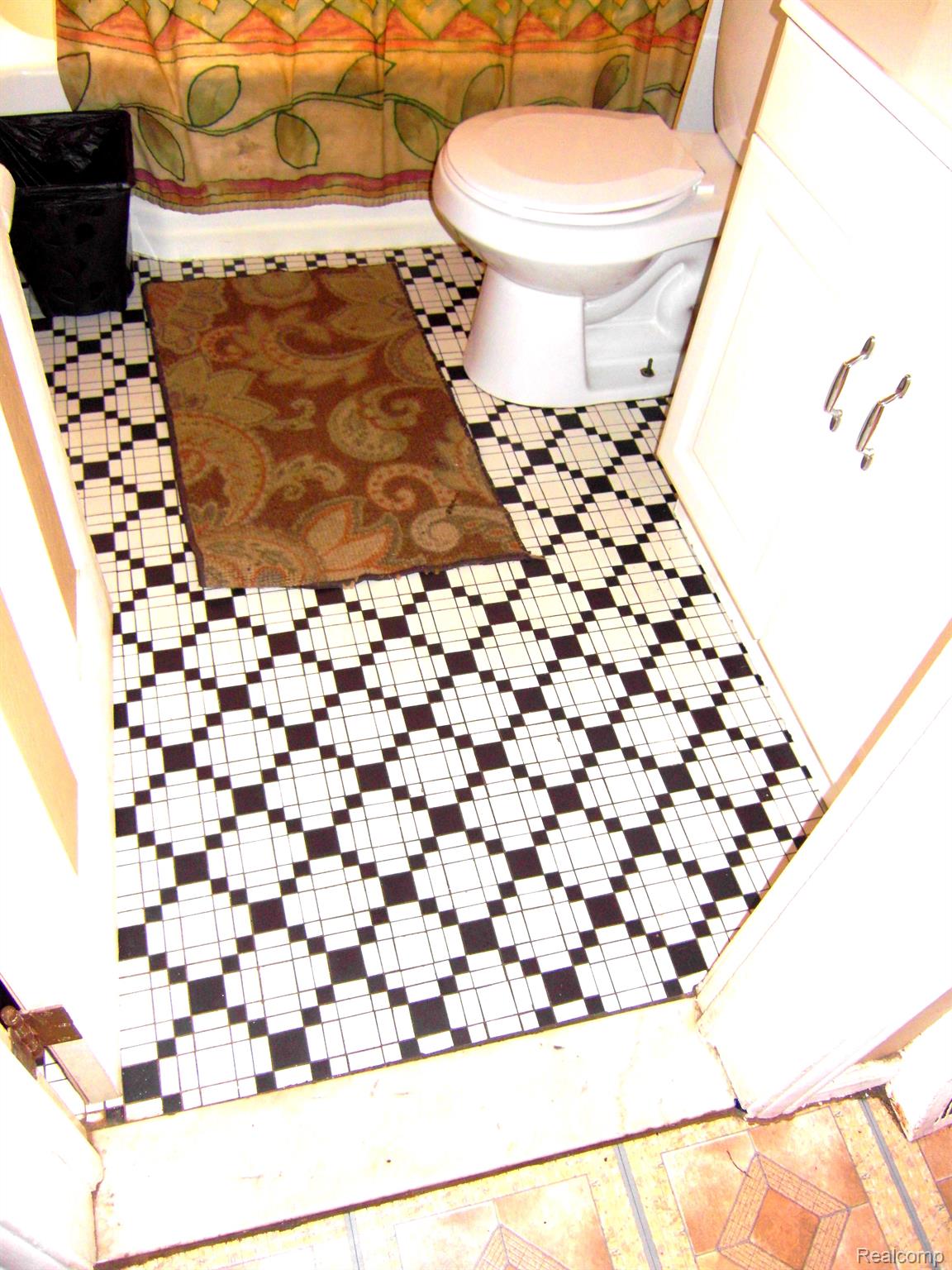 4122 Moore Street Inkster, MI 48141 - Photo 13 of 19 Original bathroom flooring. Beautiful!