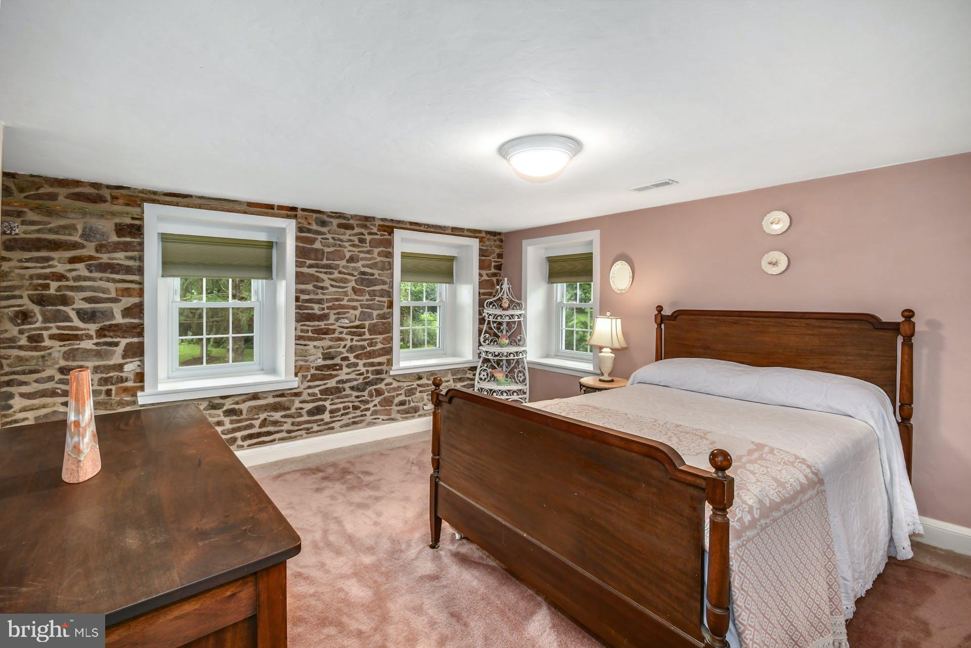 332 Frogtown Road Kintnersville, PA 18930 - Photo 17 of 25 Gallery Image 17