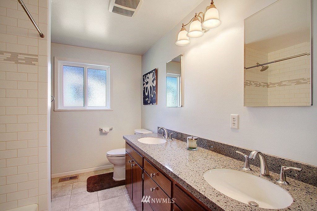 12217 155th Avenue Southeast Renton, WA 98059 - Photo 11 of 15 Gallery Image 11