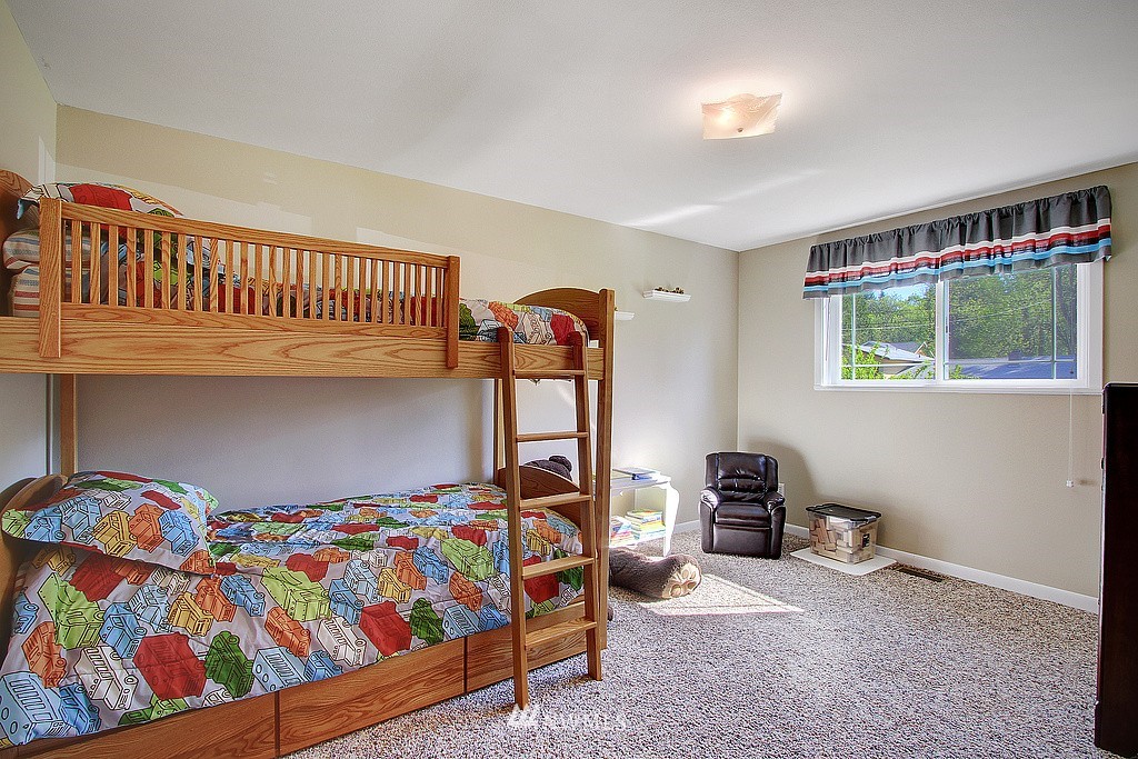 12217 155th Avenue Southeast Renton, WA 98059 - Photo 12 of 15 Gallery Image 12