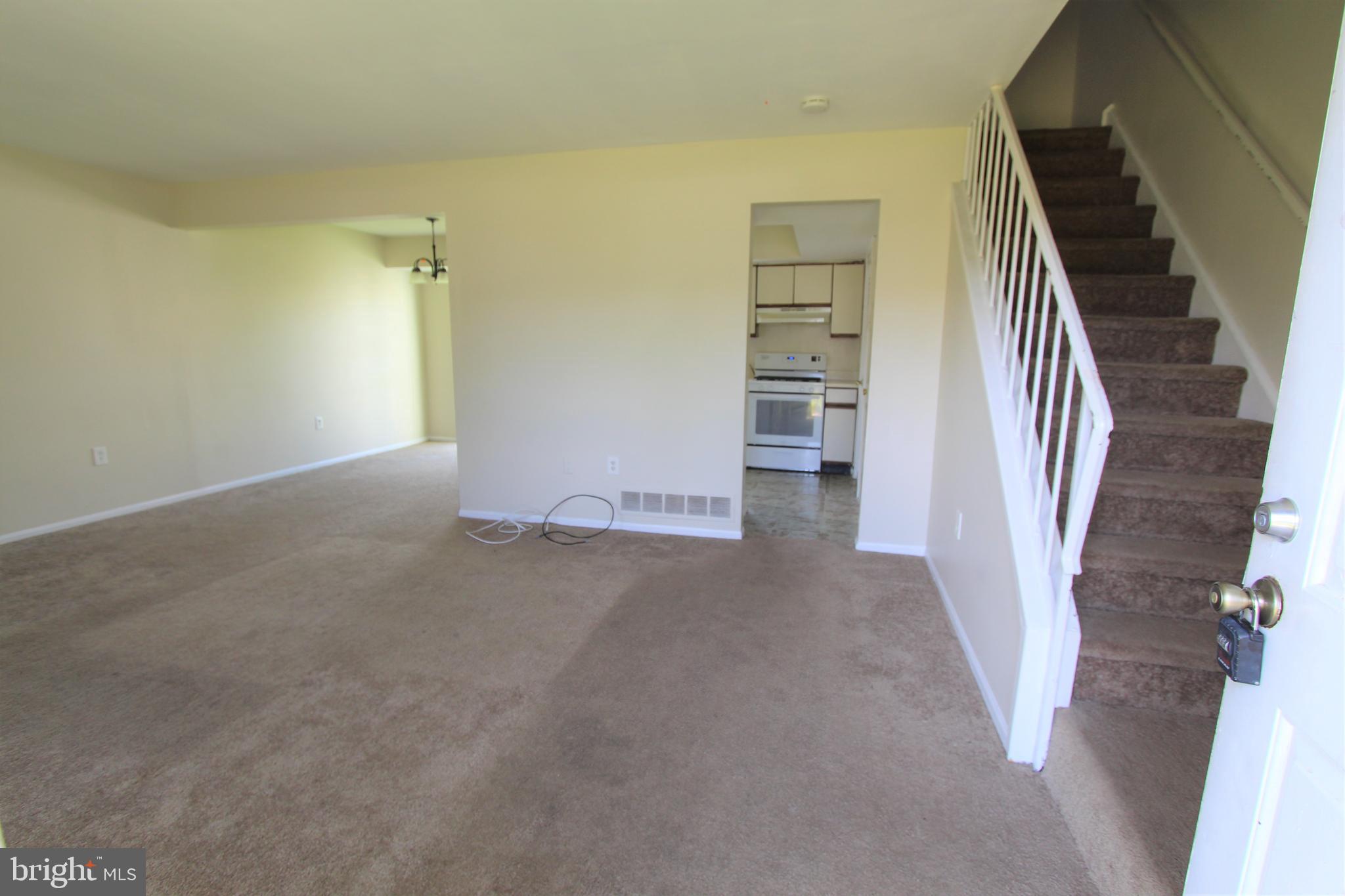 101 Farmhouse Road Sicklerville, NJ 08081 - Photo 2 of 15