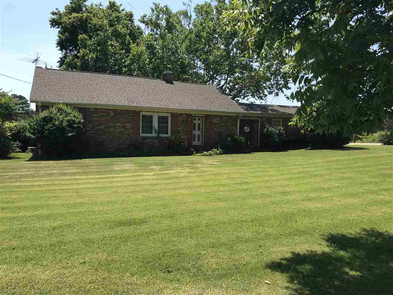 410 Dickson Road Campobello, SC 29322 - Photo 1 of 33