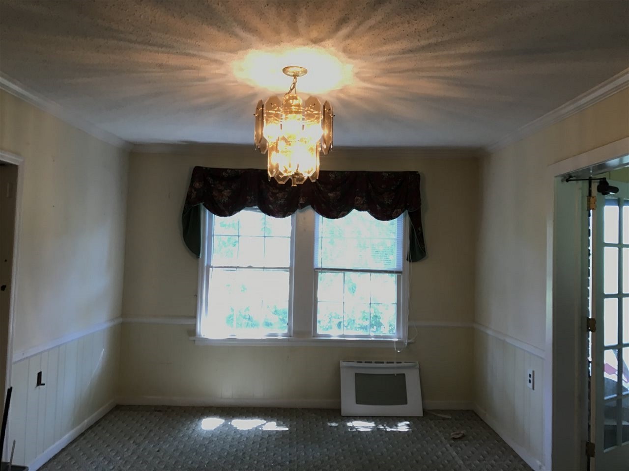 410 Dickson Road Campobello, SC 29322 - Photo 11 of 33