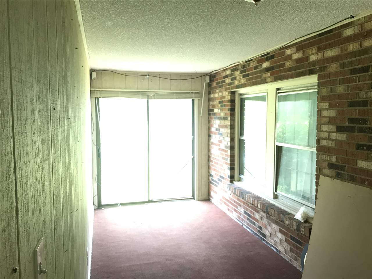 410 Dickson Road Campobello, SC 29322 - Photo 14 of 33