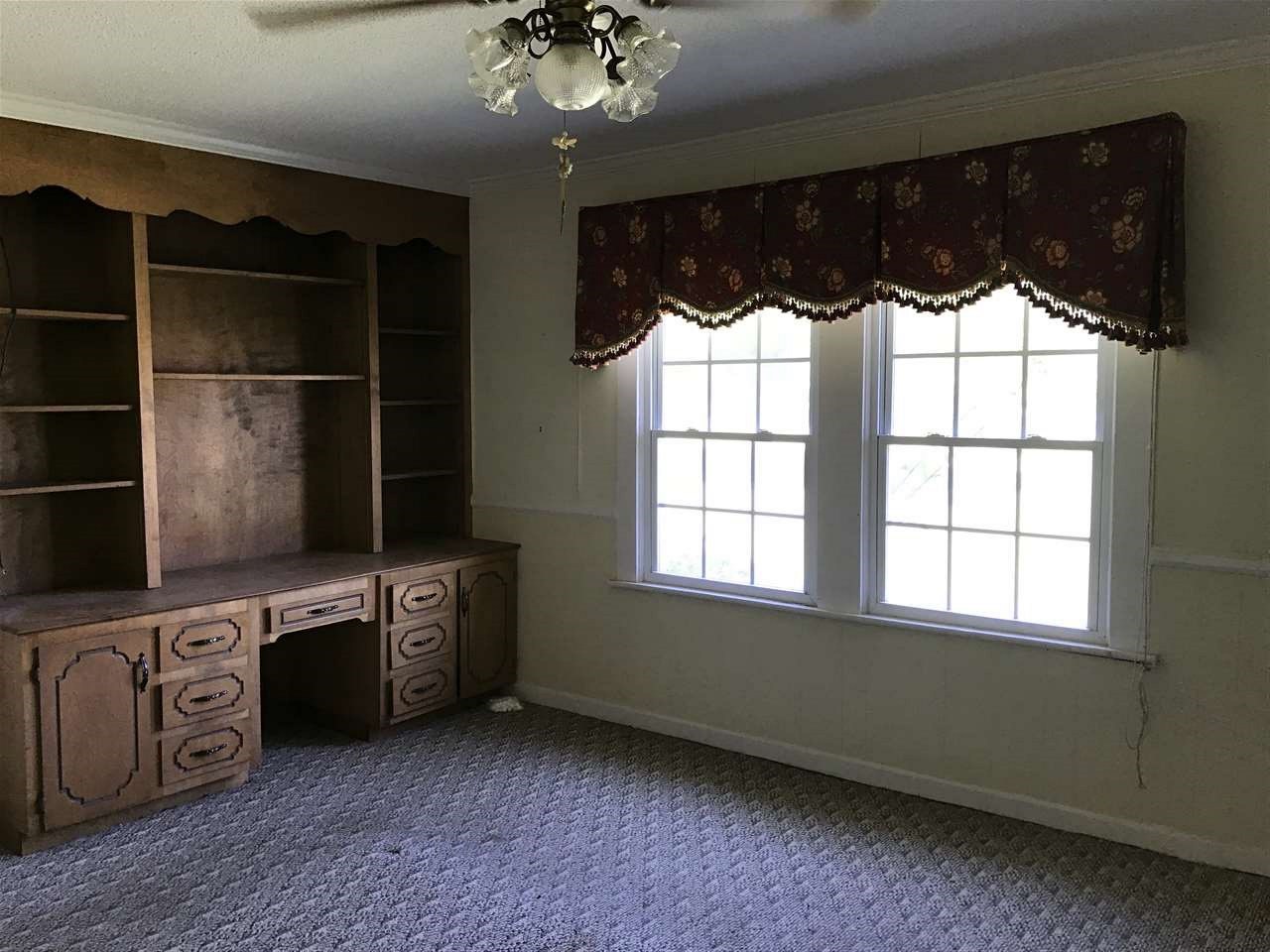410 Dickson Road Campobello, SC 29322 - Photo 2 of 33