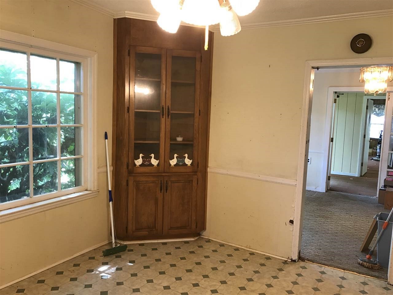 410 Dickson Road Campobello, SC 29322 - Photo 10 of 33
