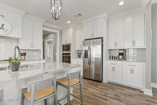 $375,000 | 806 Long Leaf Circle, Brandon, MS 39042