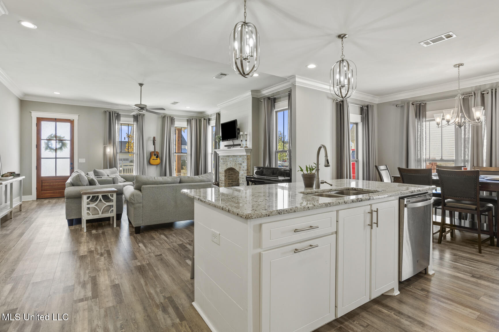 806 Long Leaf Circle Brandon, MS 39042 - Photo 16 of 39 806 Long Leaf-10