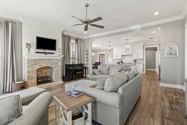 $375,000 | 806 Long Leaf Circle, Brandon, MS 39042