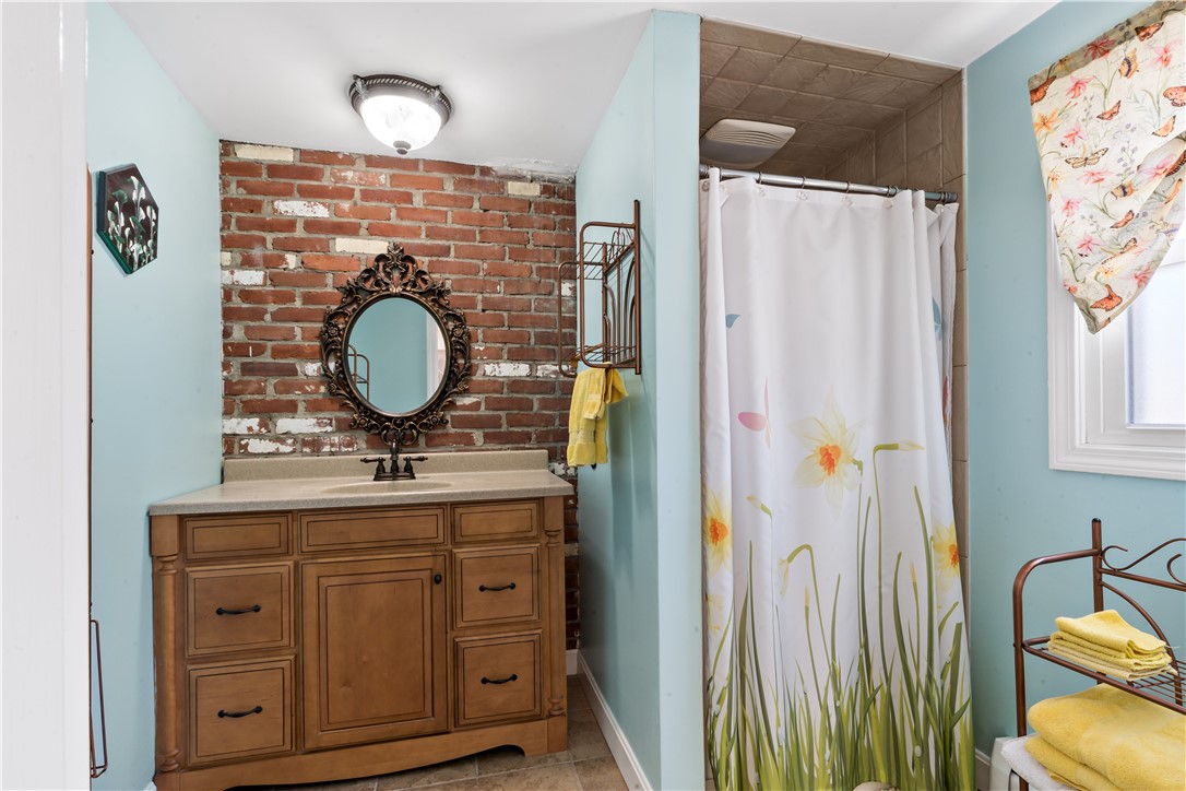 33 Detroit Avenue Warren, RI 02885 - Photo 24 of 40 private bath for 3rd bedroom