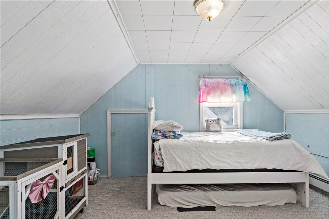 33 Detroit Avenue Warren, RI 02885 - Photo 25 of 40 upstairs bedroom#2