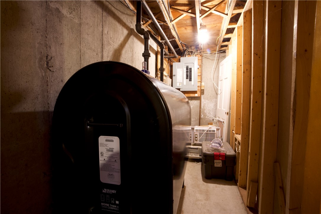 33 Detroit Avenue Warren, RI 02885 - Photo 35 of 40