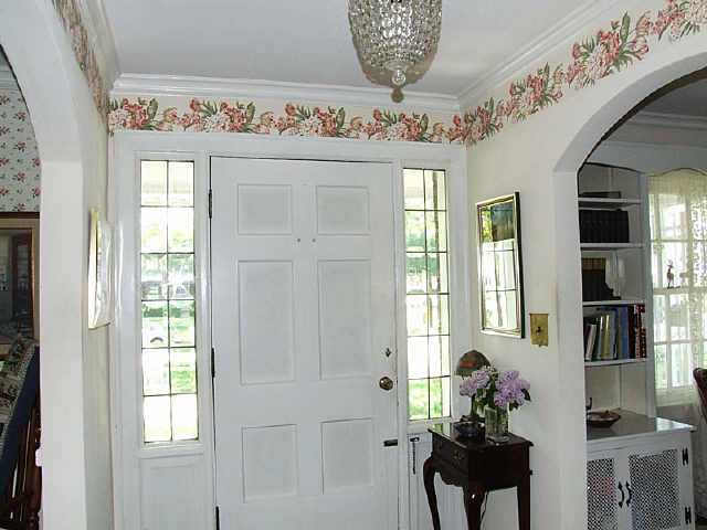 120 North Cassingham Road Columbus, OH 43209 - Photo 2 of 5