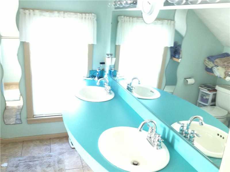 3353 Ivanhoe Road Sharpsville, PA 16150 - Photo 21 of 25 Full Bath.