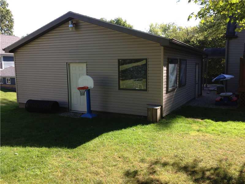 3353 Ivanhoe Road Sharpsville, PA 16150 - Photo 24 of 25 Parking Lot/Garage.