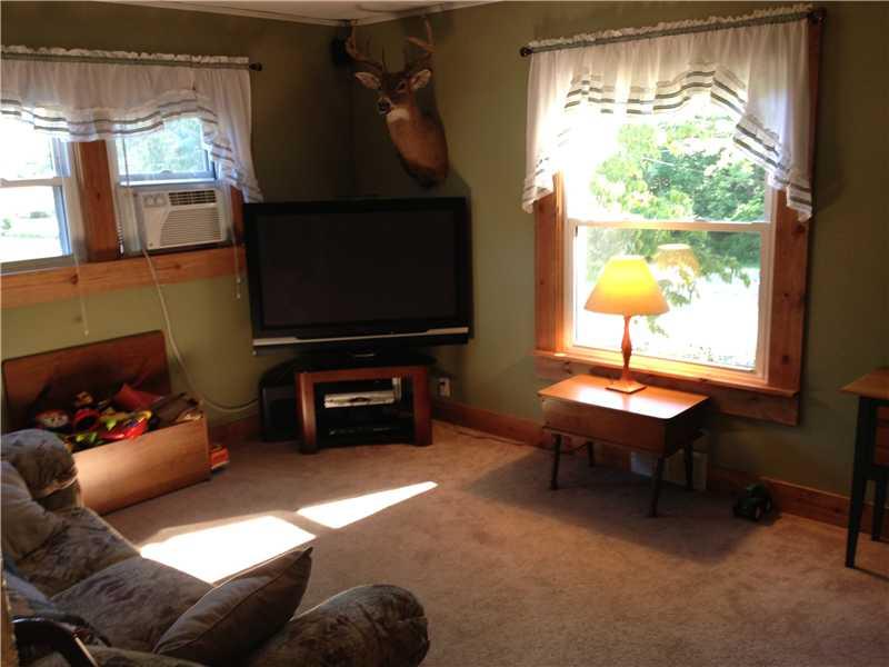 3353 Ivanhoe Road Sharpsville, PA 16150 - Photo 4 of 25 Living Room.
