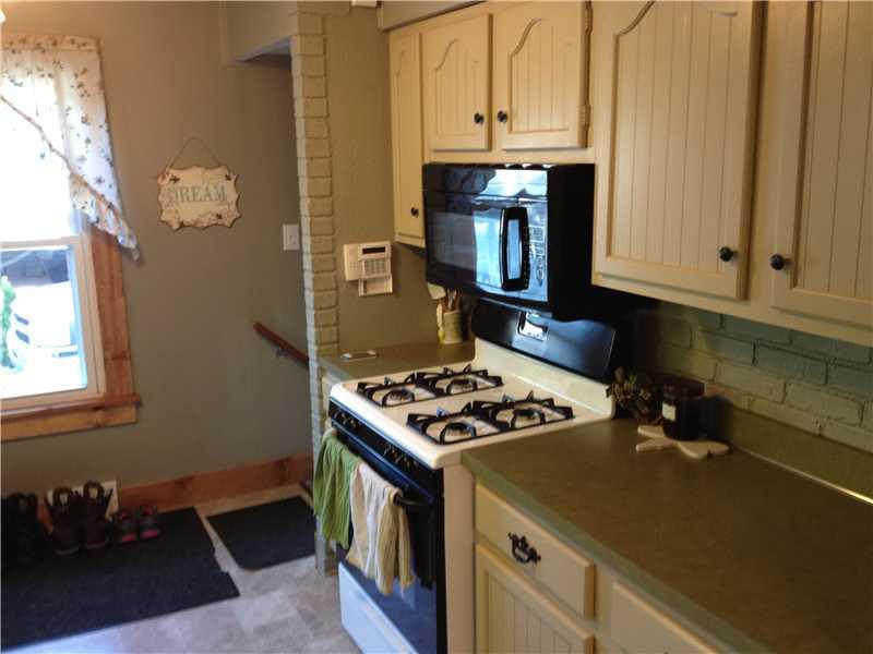 3353 Ivanhoe Road Sharpsville, PA 16150 - Photo 9 of 25 Kitchen.