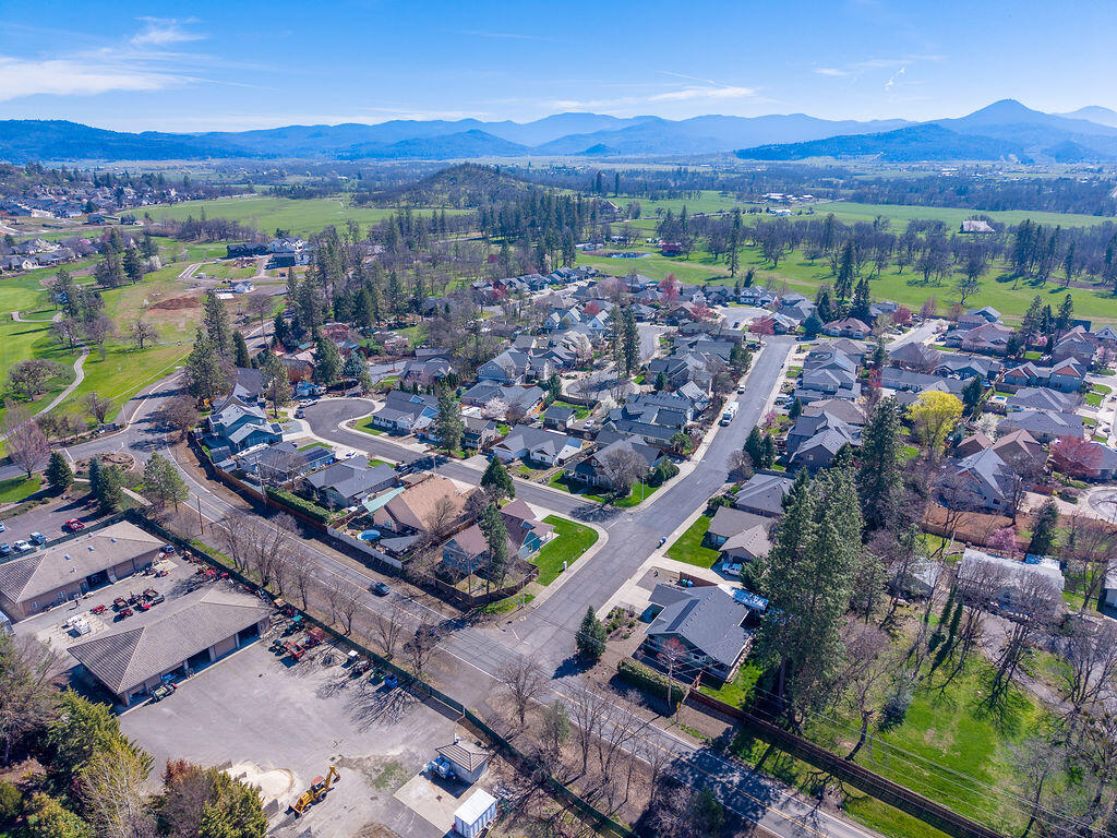 19 Pine Court Eagle Point, OR 97524 - Photo 34 of 41 DJI_20260317134214_0404_D-HDR-2