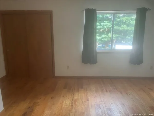 $2,100 | 10 MacIntosh Lane, Unit 10, Ansonia, CT 06401