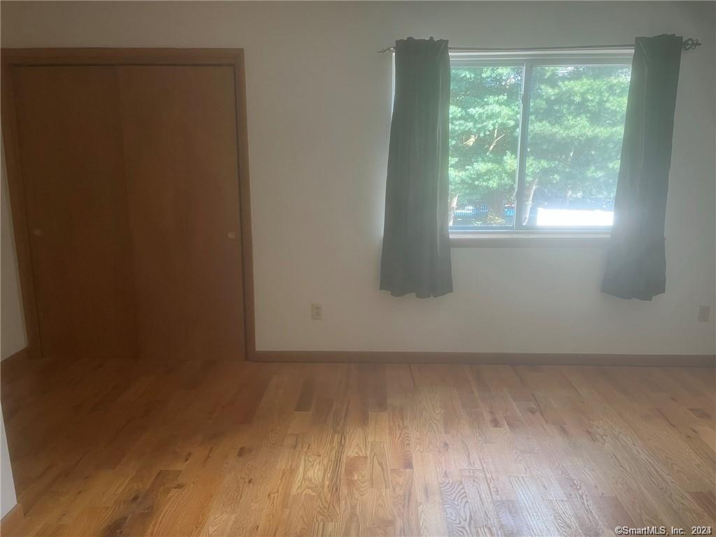 10 MacIntosh Lane, Unit 10 Ansonia, CT 06401 - Photo 2 of 13