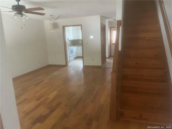 $2,100 | 10 MacIntosh Lane, Unit 10, Ansonia, CT 06401