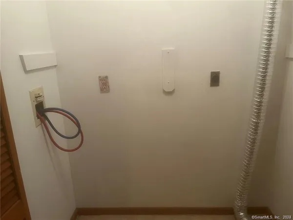 $2,100 | 10 MacIntosh Lane, Unit 10, Ansonia, CT 06401