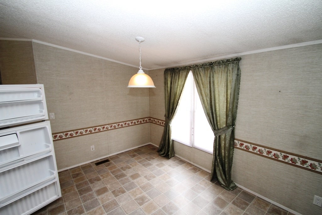 904 Raleigh Street East Rupert, WV 25984 - Photo 10 of 25 Gallery Image 10