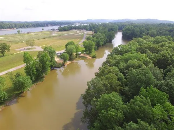 $90,000 | 121 Pintail Lane, Unit 236, Clifton, TN 38425