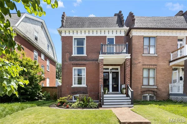 $425,000 | 4008 Botanical Avenue, St. Louis, MO 63110