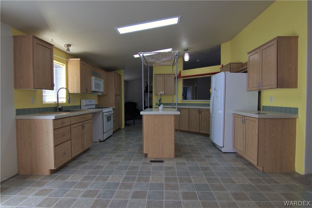 2177 South Dragoon Road Golden Valley, AZ 86413 - Photo 10 of 40