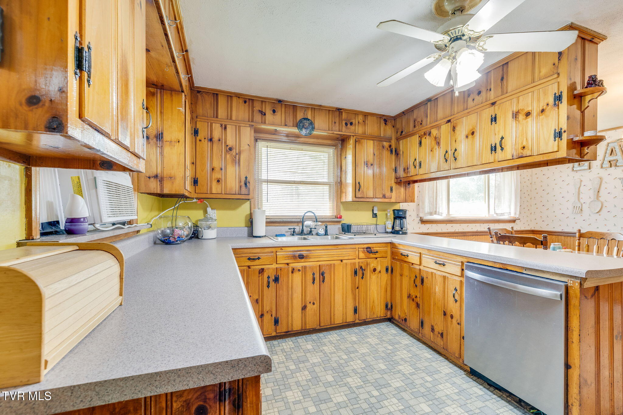 3545 Chuckey Highway Limestone, TN 37681 - Photo 13 of 30 012
