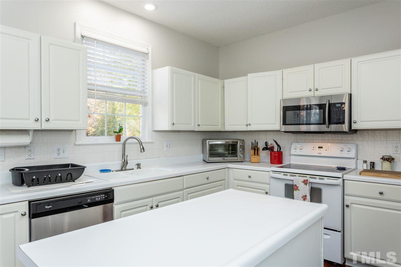 5209 Knightsbridge Way Raleigh, NC 27604 - Photo 10 of 25