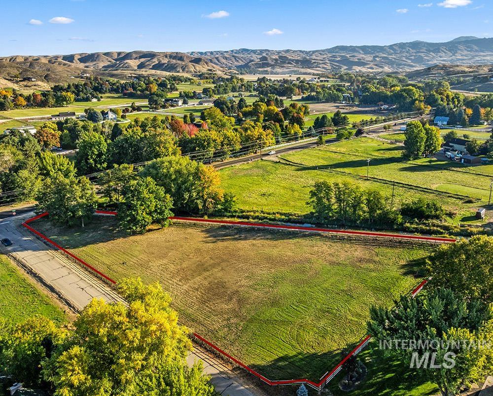 2788 Rocket Bar Road Eagle, ID 83616 - Photo 2 of 5