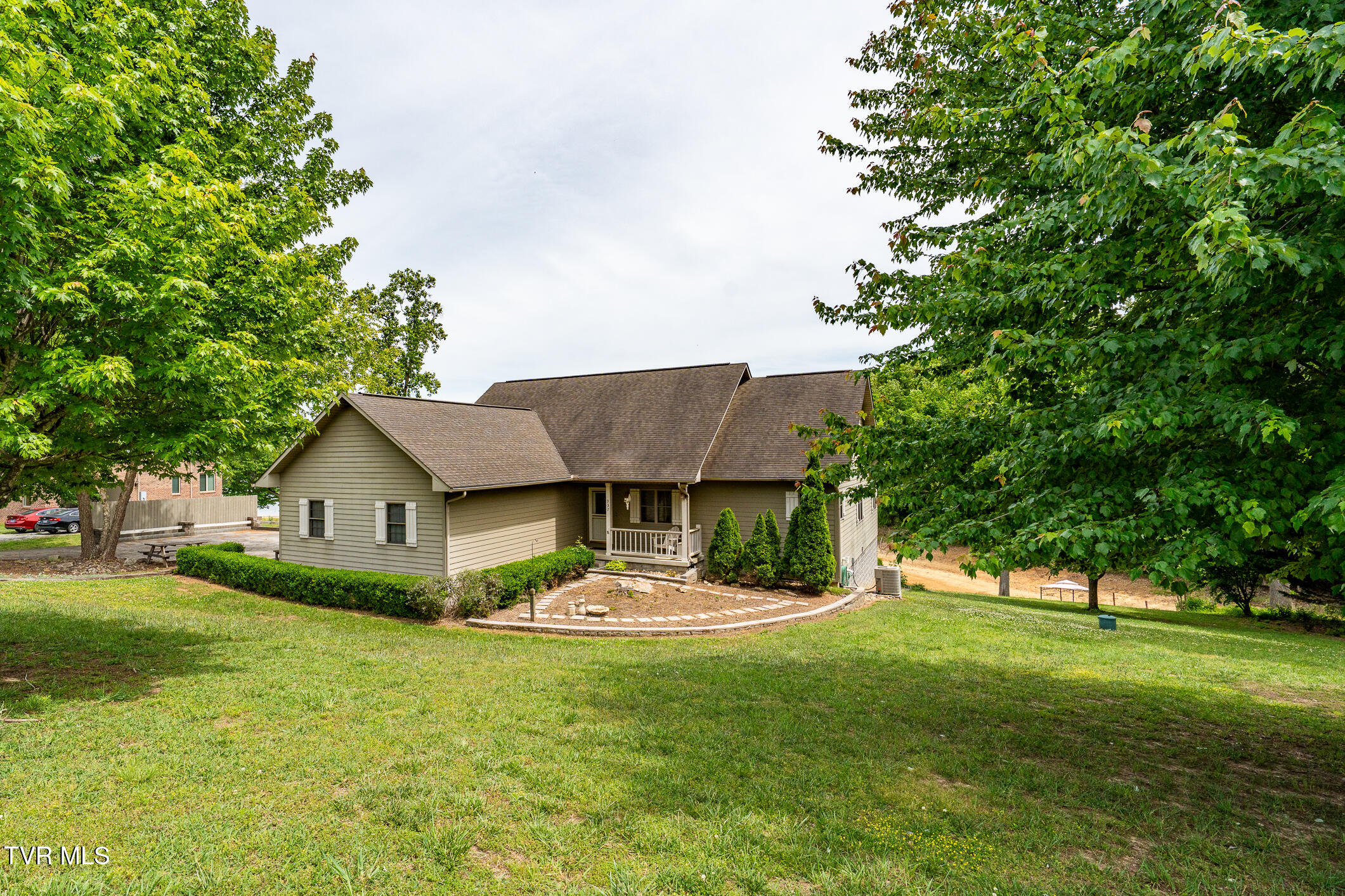 937 Muskogee Lane Bean Station, TN 37708 - Photo 35 of 98 937 Muskogee Lane (34 of 98)