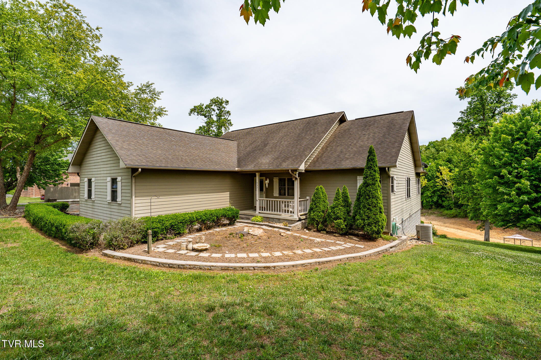 937 Muskogee Lane Bean Station, TN 37708 - Photo 36 of 98 937 Muskogee Lane (35 of 98)
