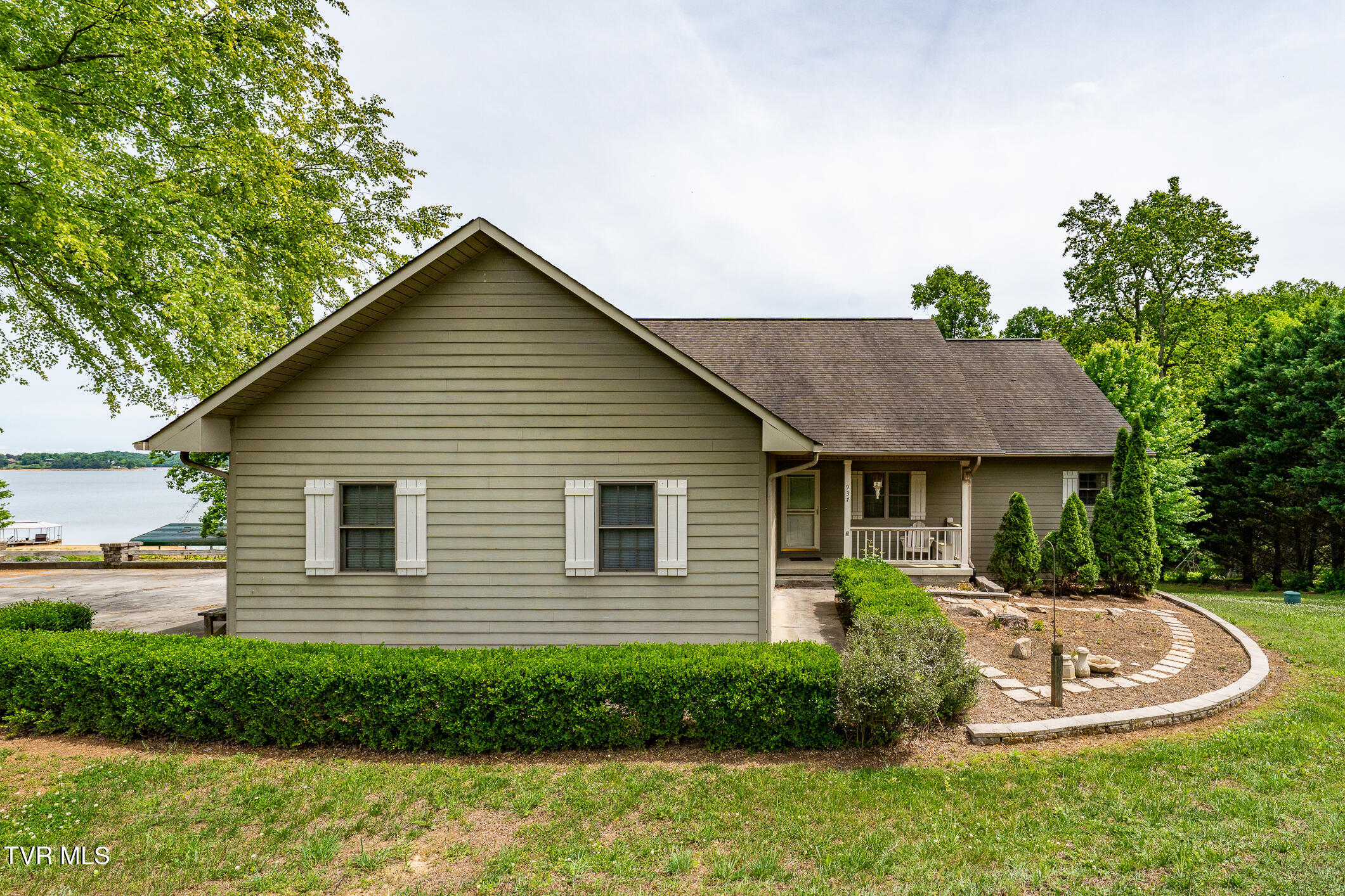 937 Muskogee Lane Bean Station, TN 37708 - Photo 37 of 98 937 Muskogee Lane (36 of 98)
