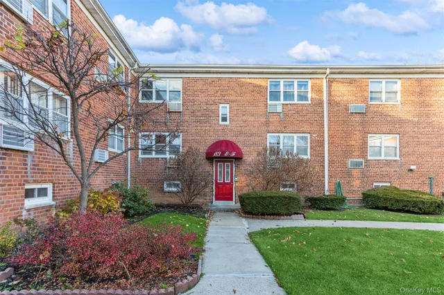 a front view of house with yard