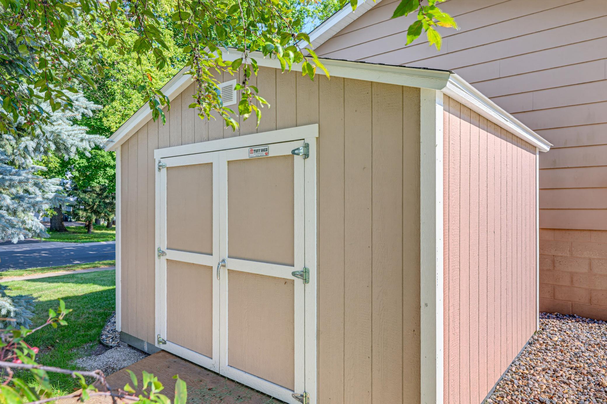 430 Lynn Road Southwest Hutchinson, MN 55350 - Photo 20 of 25 Gallery Image 20
