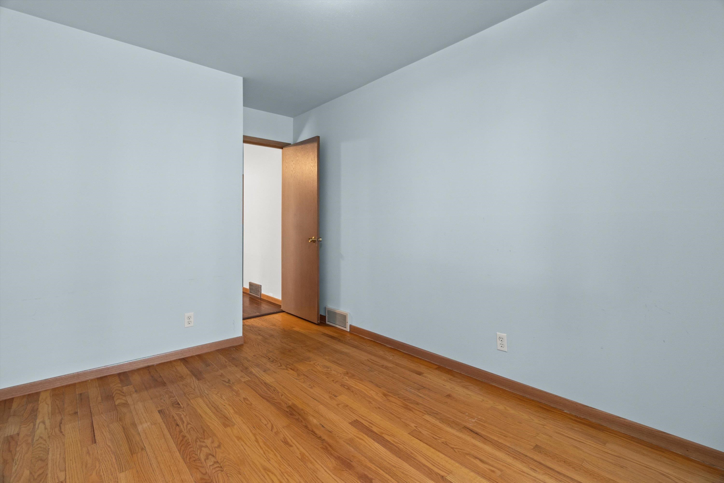 1813 Windom Way Madison, WI 53704 - Photo 24 of 34