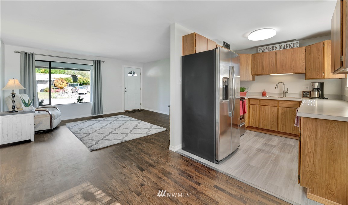 11723 Southeast 157th Street Renton, WA 98058 - Photo 11 of 22 Gallery Image 11