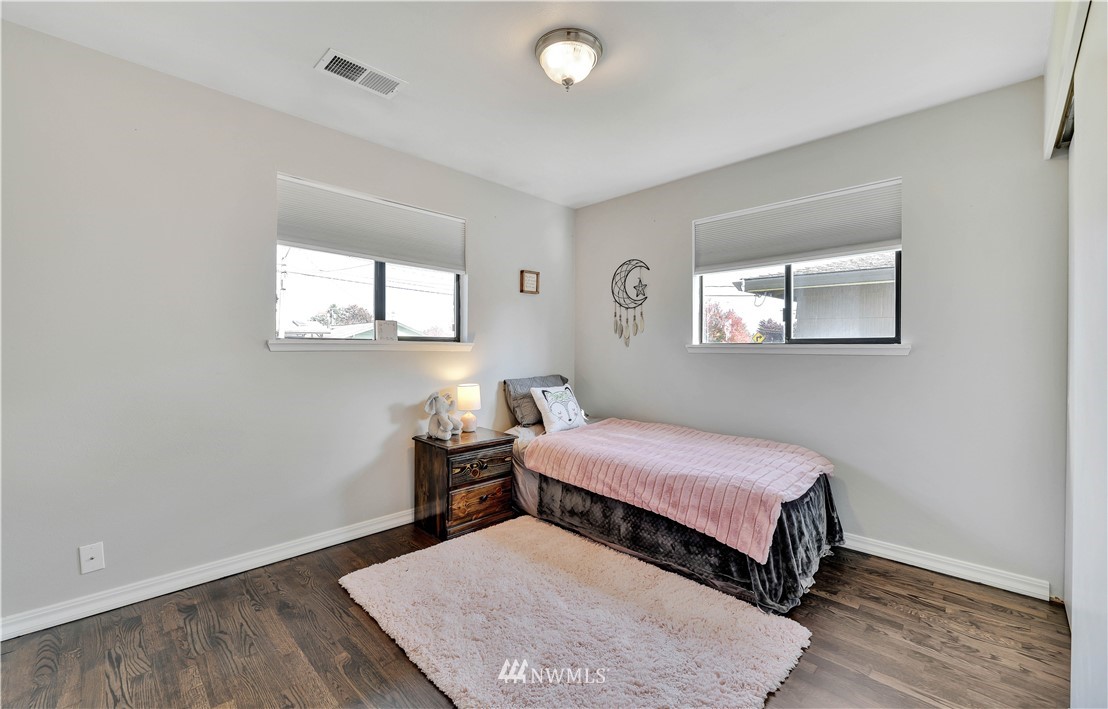 11723 Southeast 157th Street Renton, WA 98058 - Photo 15 of 22 Gallery Image 15