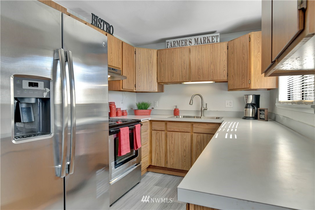 11723 Southeast 157th Street Renton, WA 98058 - Photo 8 of 22 Gallery Image 8
