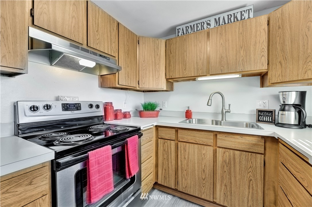 11723 Southeast 157th Street Renton, WA 98058 - Photo 9 of 22 Gallery Image 9