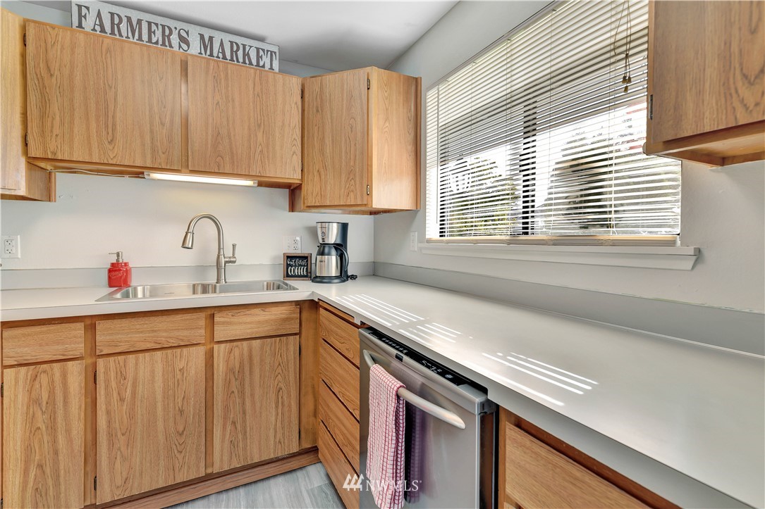 11723 Southeast 157th Street Renton, WA 98058 - Photo 10 of 22 Gallery Image 10