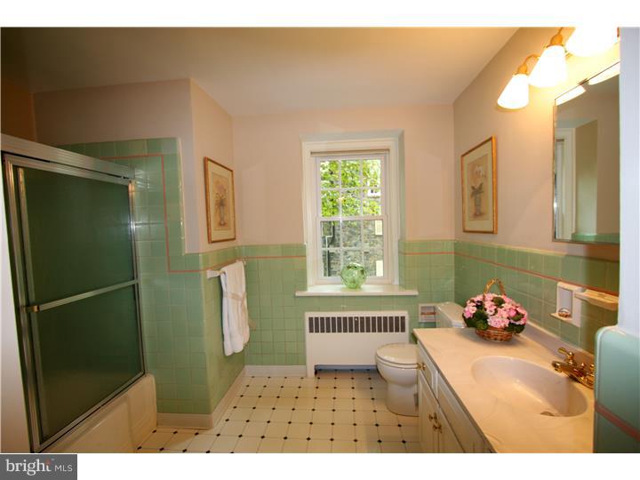 130 School Road Wilmington, DE 19803 - Photo 17 of 25 Bathroom