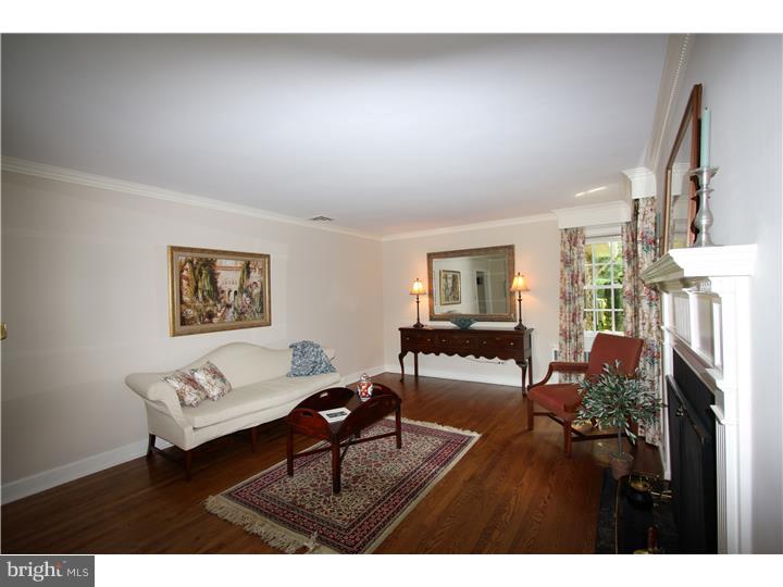 130 School Road Wilmington, DE 19803 - Photo 3 of 25 Living Room