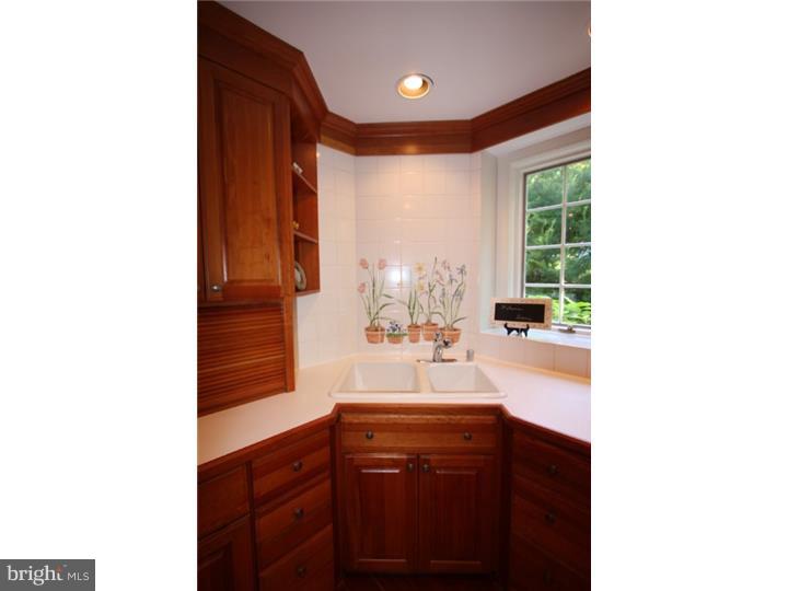 130 School Road Wilmington, DE 19803 - Photo 10 of 25 Kitchen