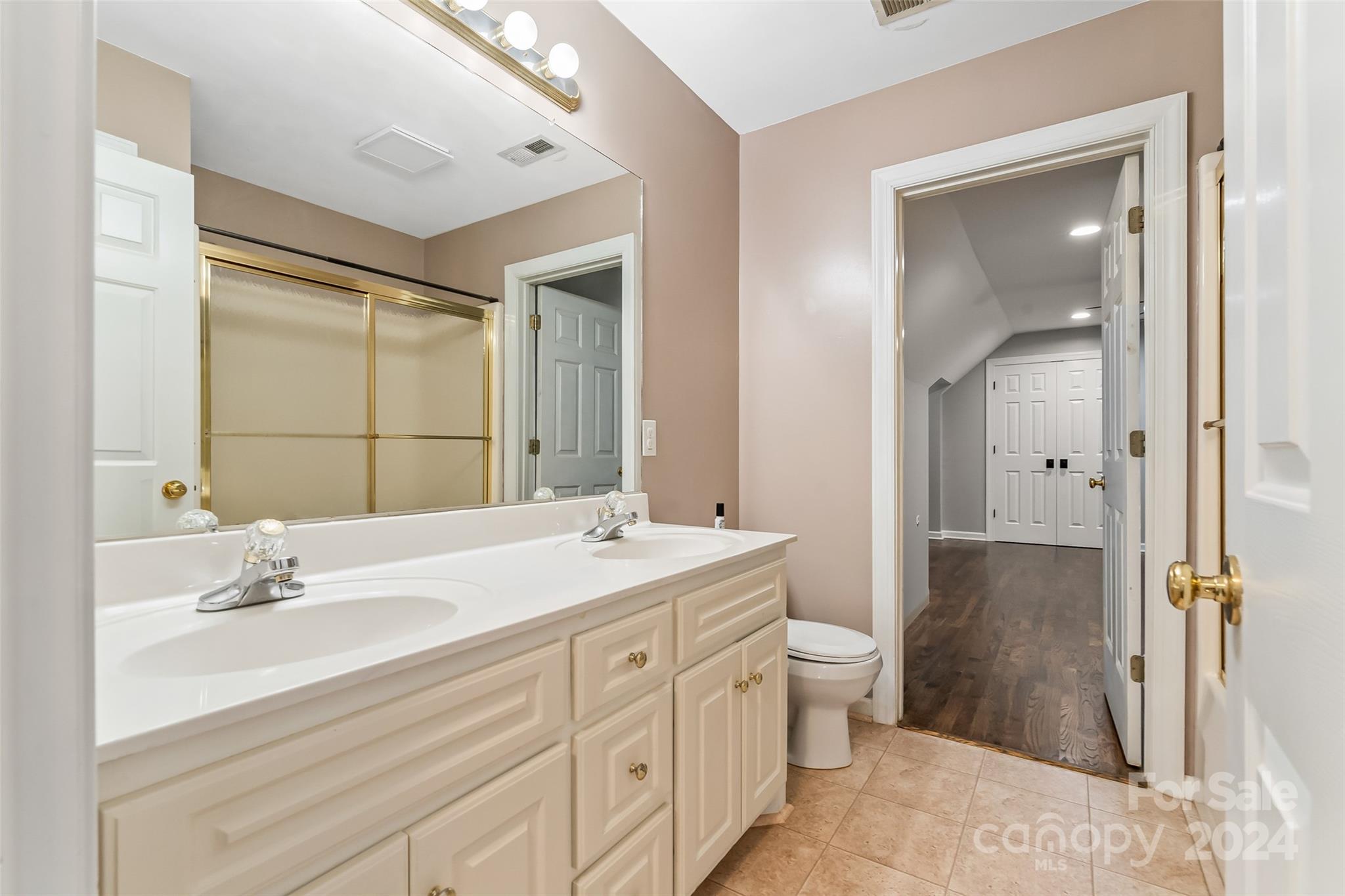 1094 James Farm Road Hickory, NC 28602 - Photo 32 of 40 Gallery Image 32